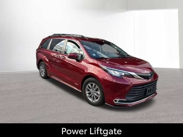 Certified 2021 Toyota Sienna XLE w/ XLE Plus Package FWD image 12