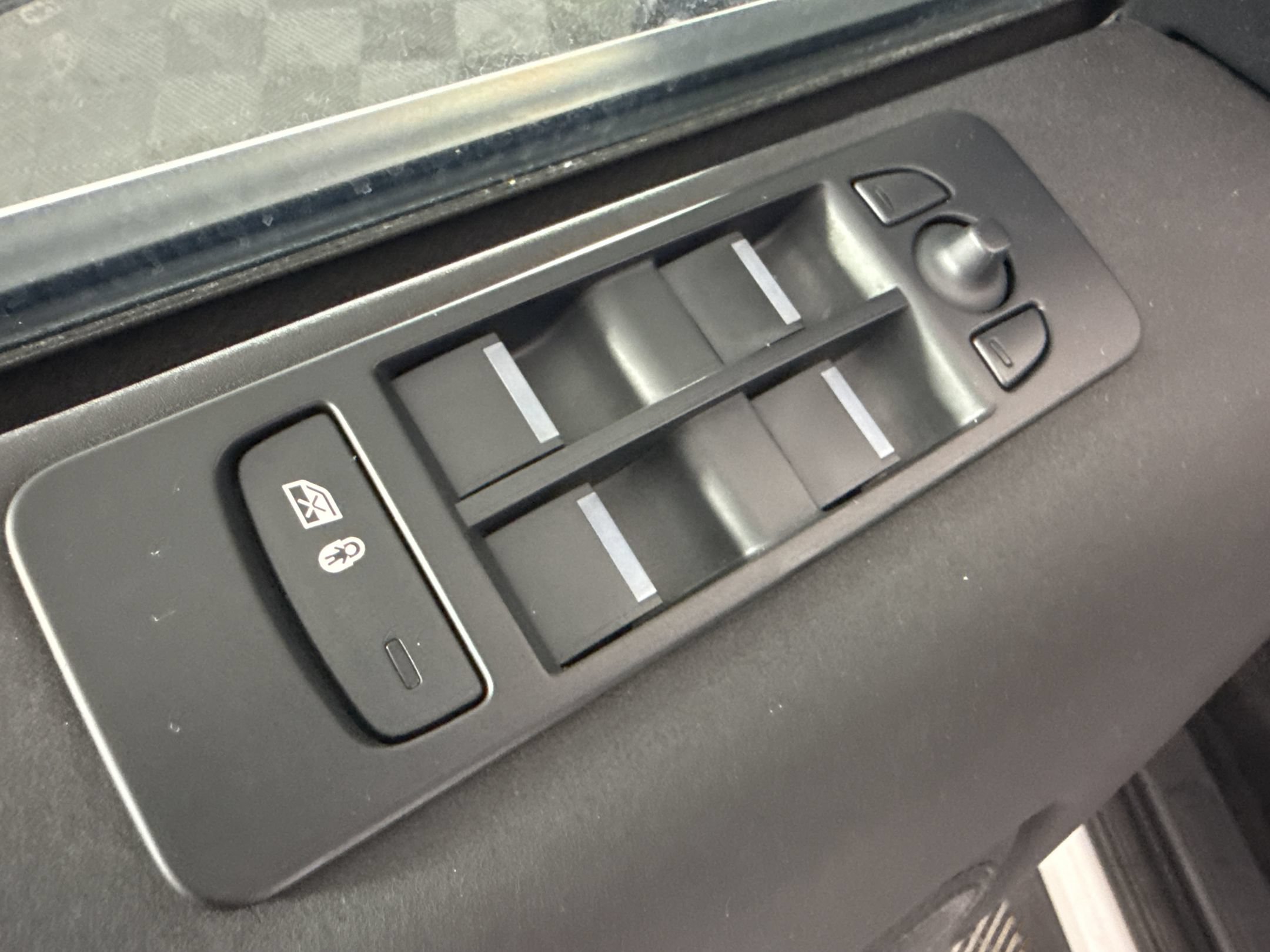 Used 2020 Land Rover Discovery Sport AWD/4WD image 13