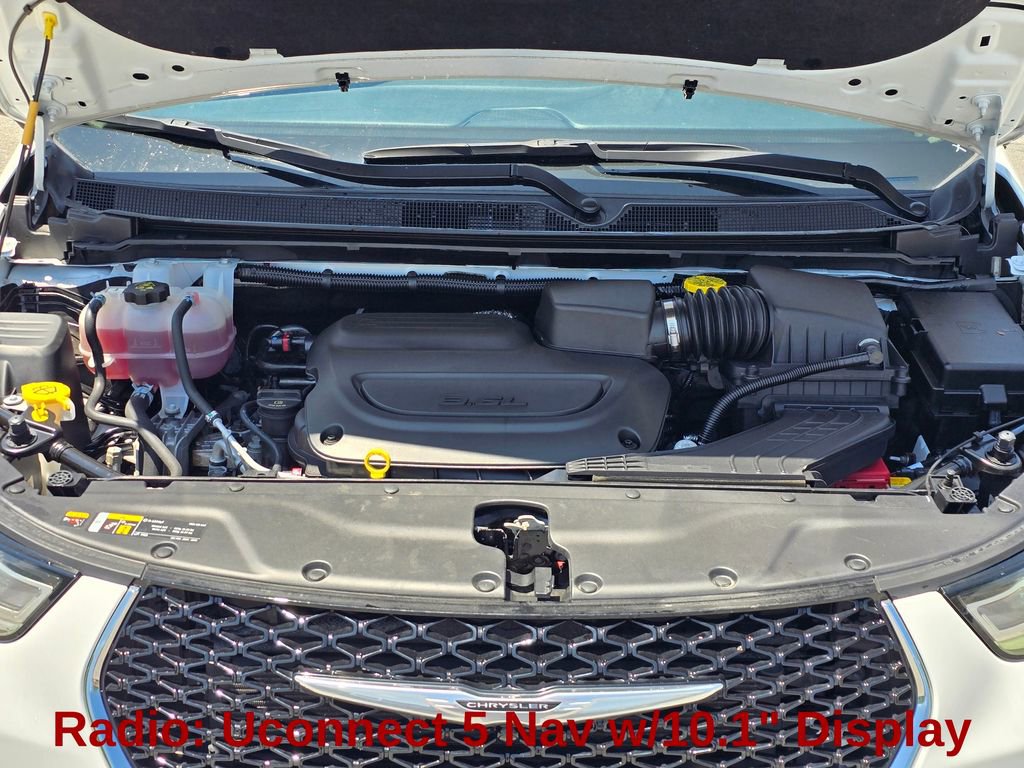 Used 2024 Chrysler Pacifica Limited FWD image 21