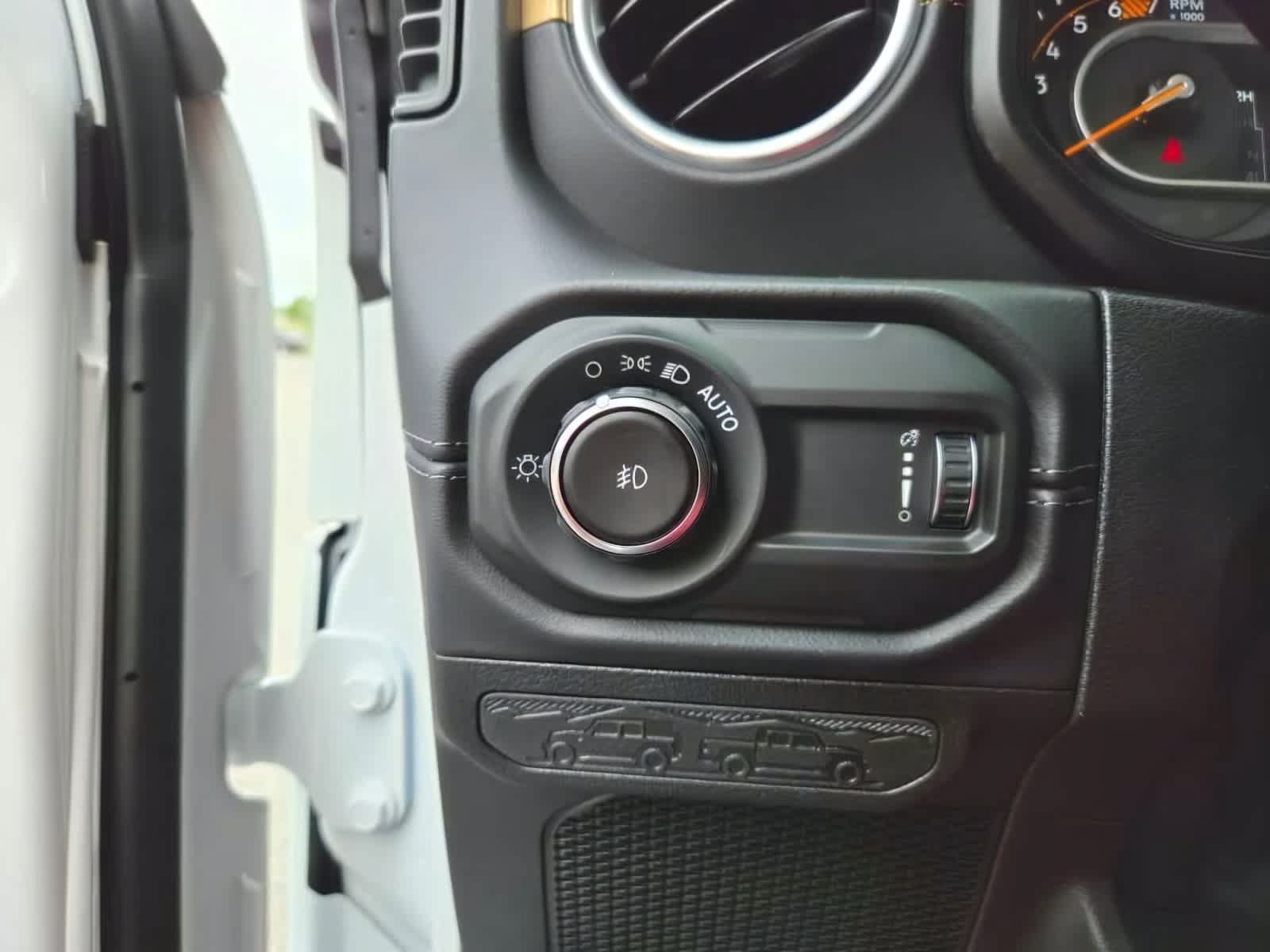 New 2027 Jeep Wrangler Unlimited Sahara AWD/4WD image 25