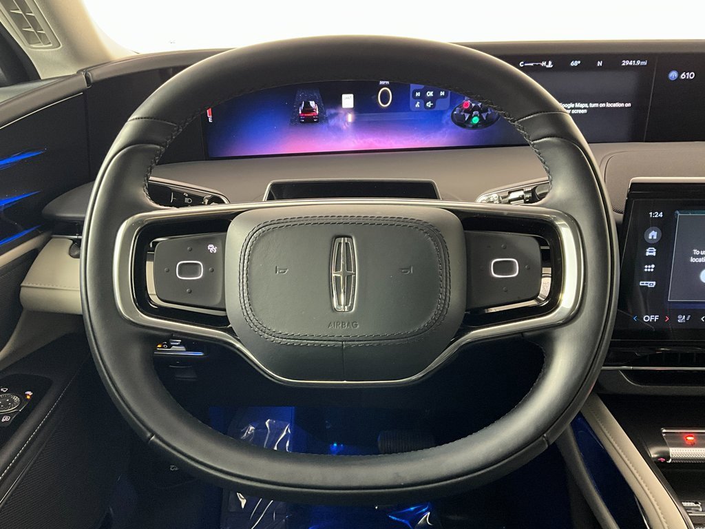 Used 2025 Lincoln Nautilus Premier image 12