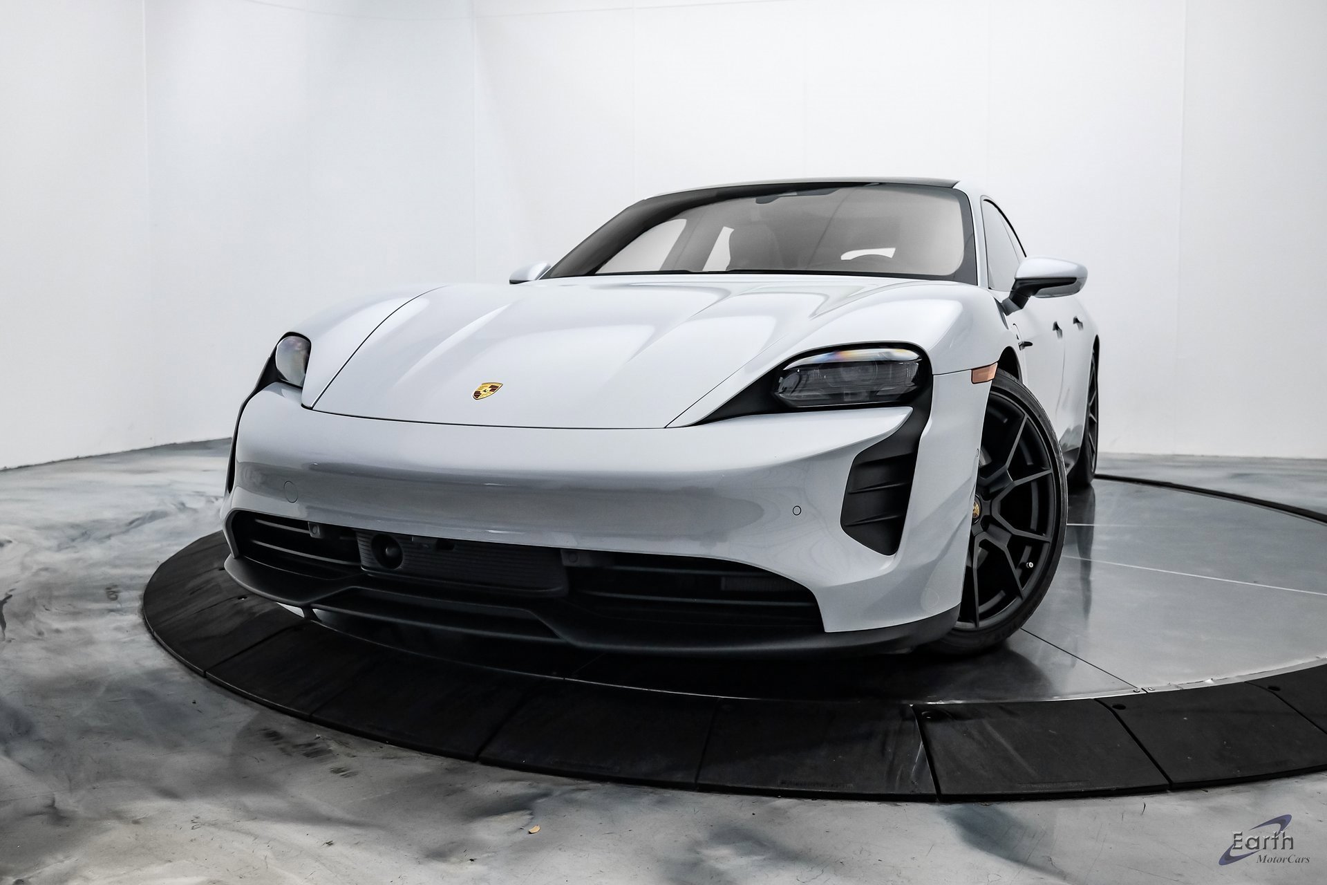 Used 2023 Porsche Taycan GTS w/ Premium Package image 3