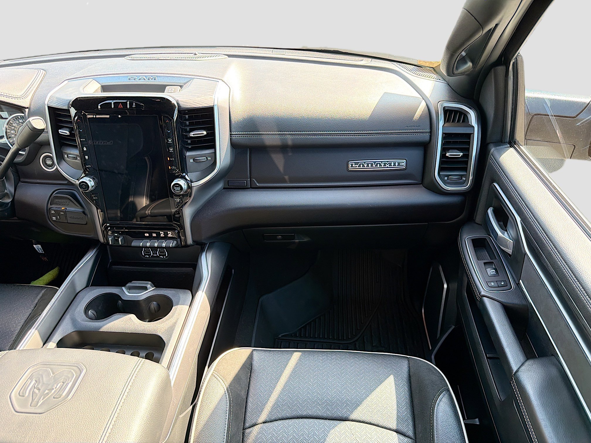 Used 2024 RAM 2500 Laramie w/ Night Edition image 17