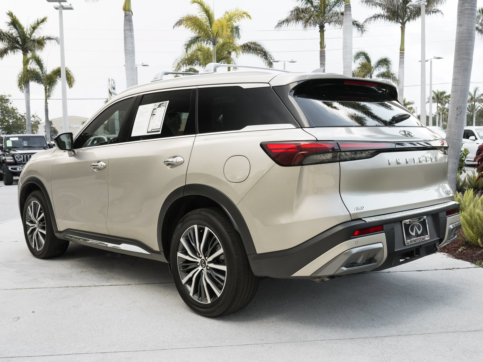 Used 2025 INFINITI QX60 Sensory w/ Vision Package AWD/4WD image 21