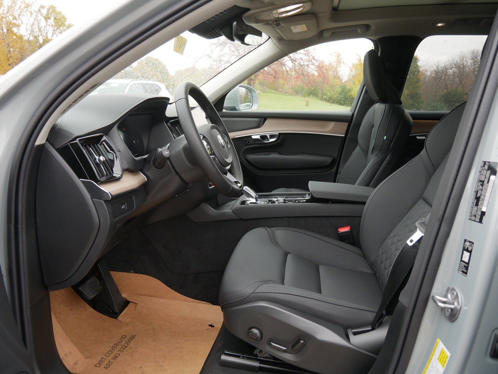 New 2026 Volvo XC90 B6 Plus w/ Protection Package Premier AWD/4WD image 5