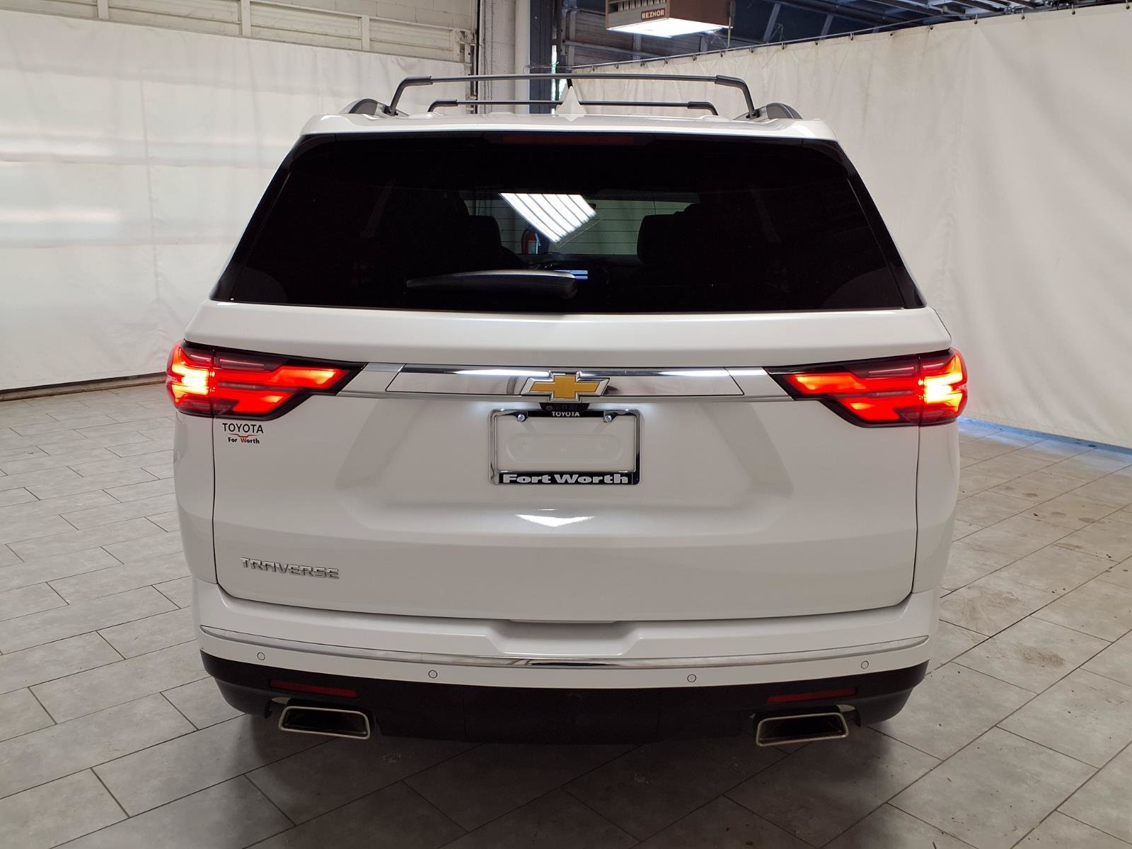 Used 2023 Chevrolet Traverse High Country FWD image 8