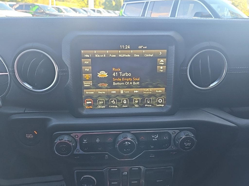 Used 2023 Jeep Wrangler Unlimited Sahara w/ Cold Weather Group AWD/4WD image 17