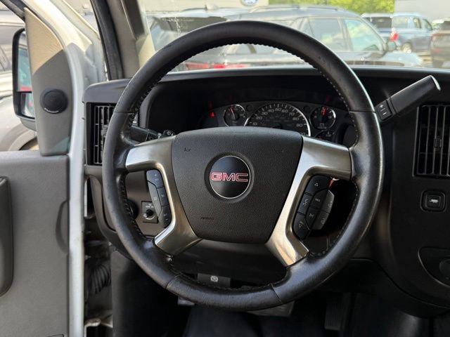 Used 2019 GMC Savana 3500 w/ Driver Convenience Package RWD image 4