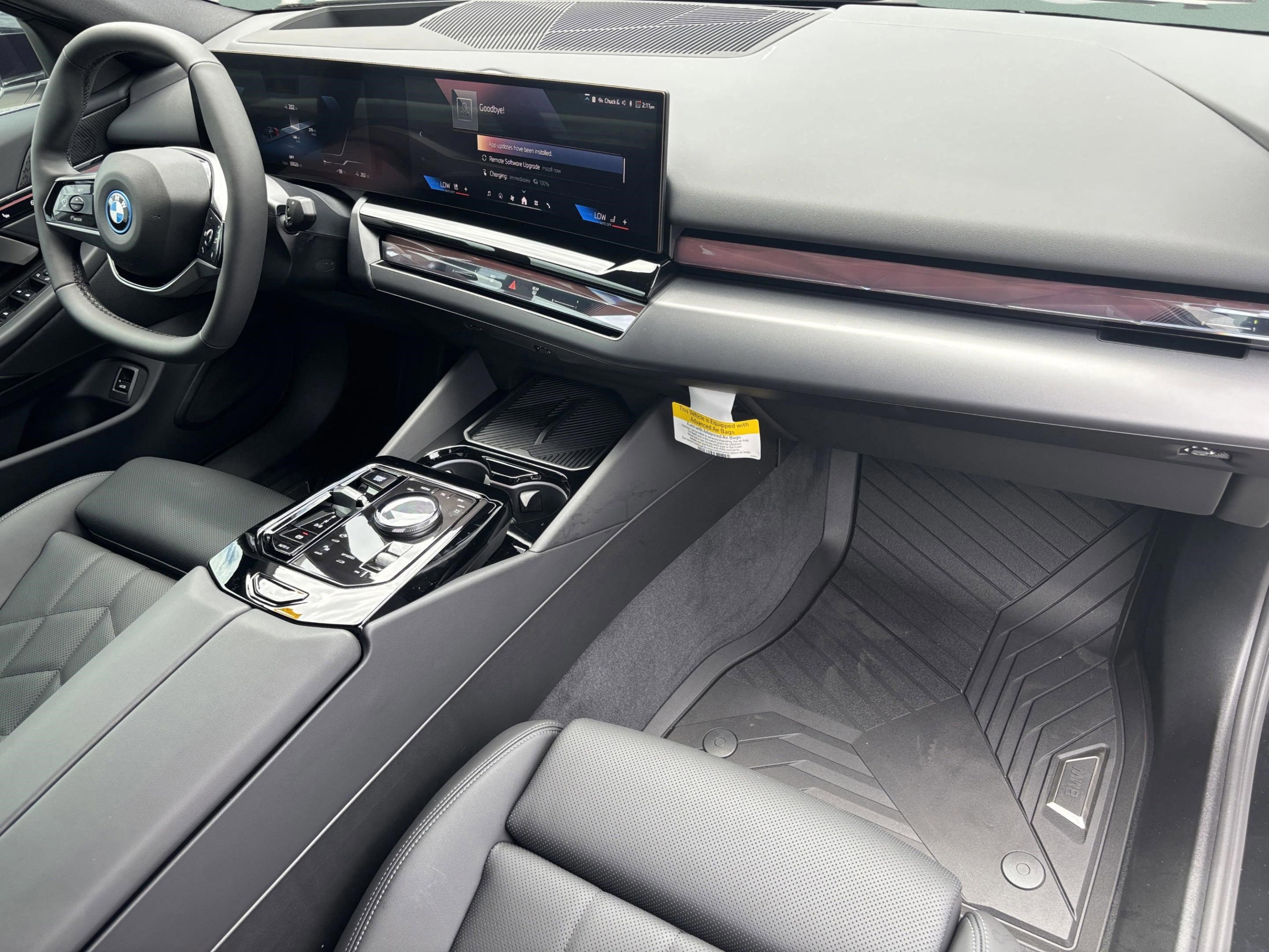 Used 2025 BMW i5 eDrive40i w/ Premium Package image 26