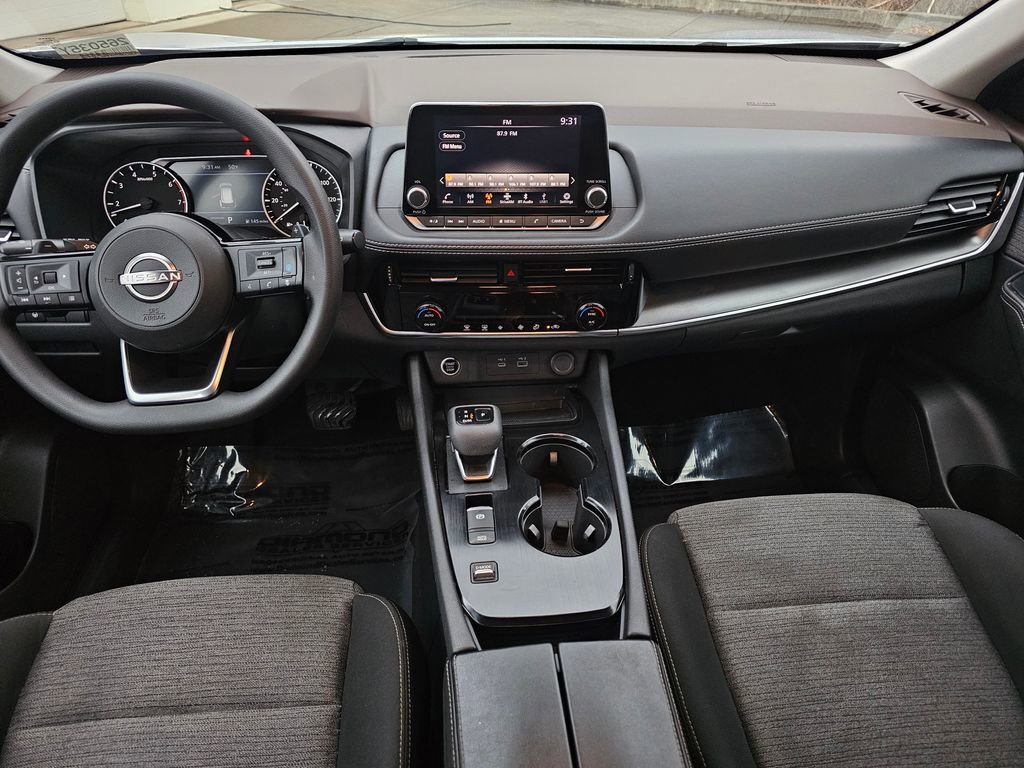 Used 2023 Nissan Rogue SV image 17