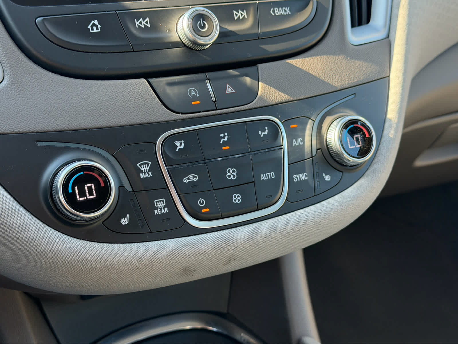 Used 2023 Chevrolet Malibu LT FWD image 33