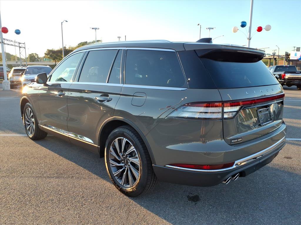 Used 2025 Lincoln Aviator AWD w/ Equipment Group 101A image 3