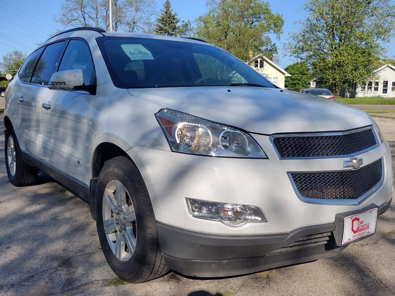 Used 2010 Chevrolet Traverse LT image 3