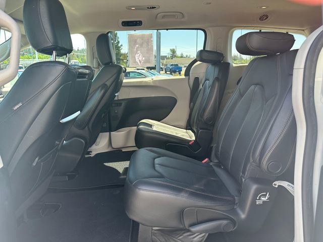 Used 2018 Chrysler Pacifica Touring-L Plus FWD image 21