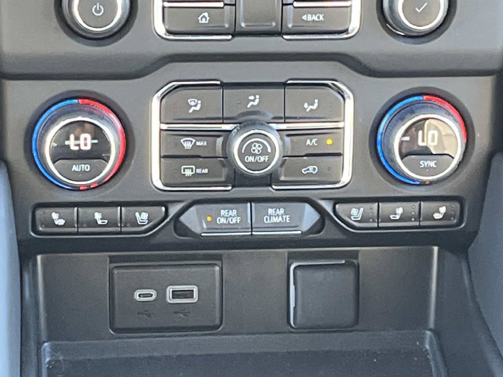 Used 2024 Chevrolet Suburban Premier AWD/4WD image 17