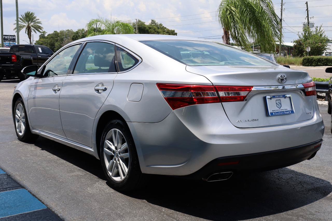 Used 2013 Toyota Avalon XLE FWD image 3