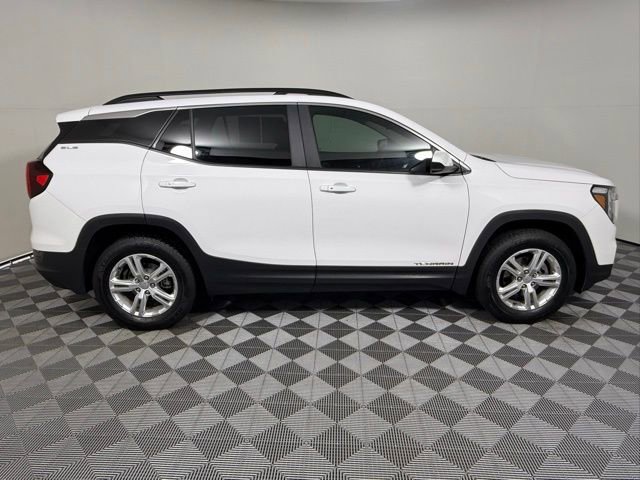 Used 2022 GMC Terrain SLE w/ Driver Convenience Package image 8