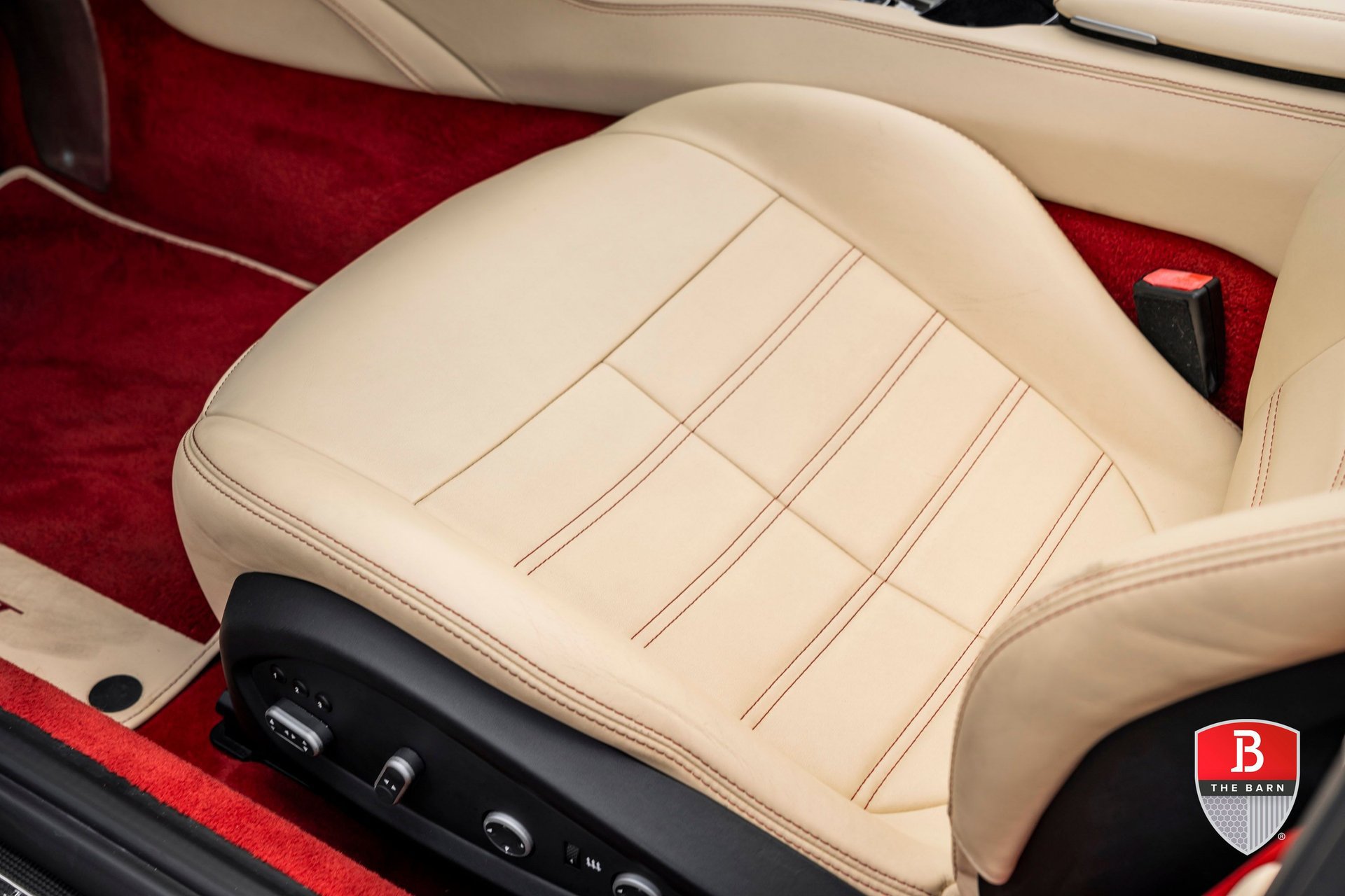 Used 2017 Ferrari California T RWD image 37