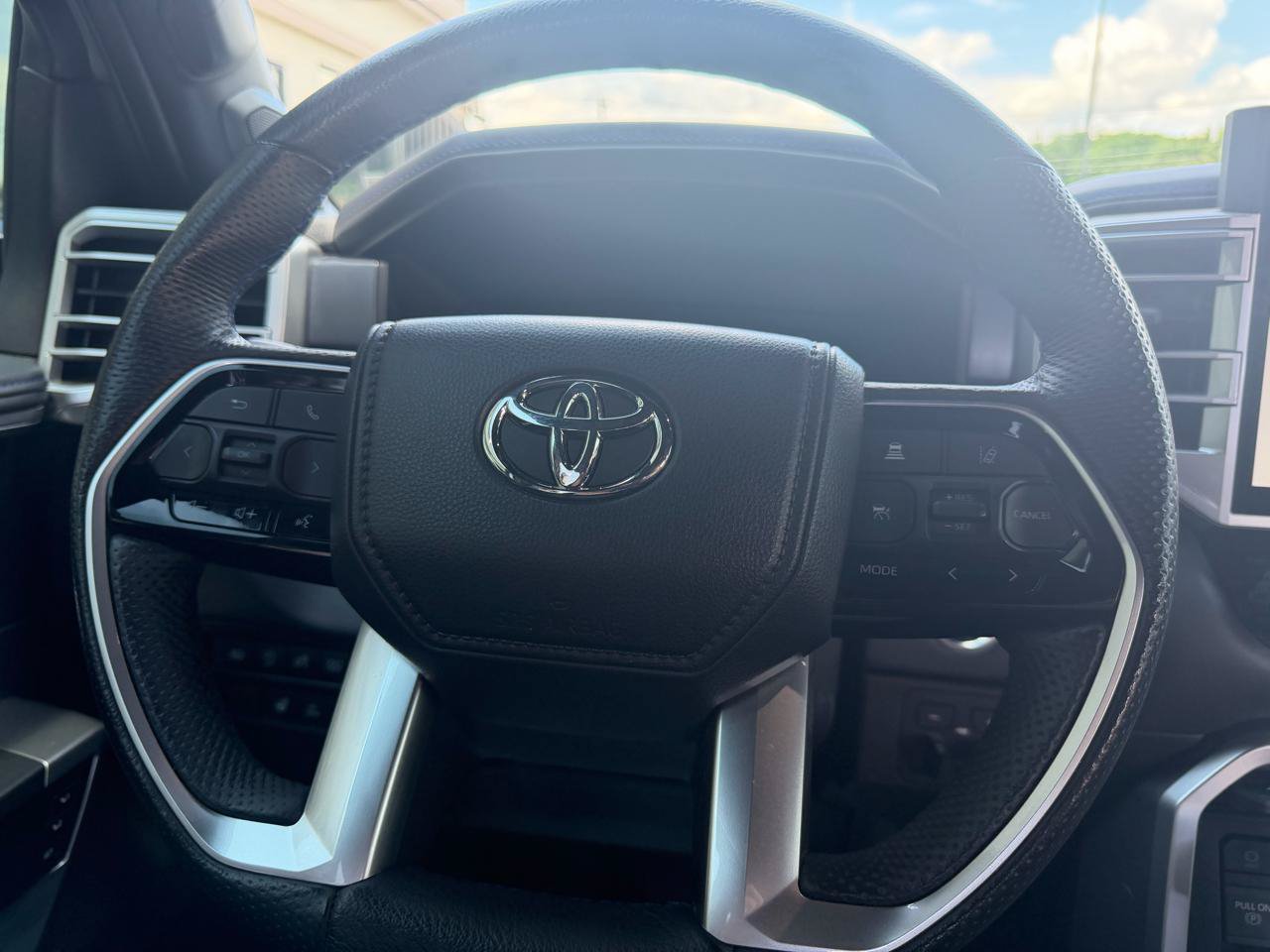 Used 2024 Toyota Tundra Platinum AWD/4WD image 15