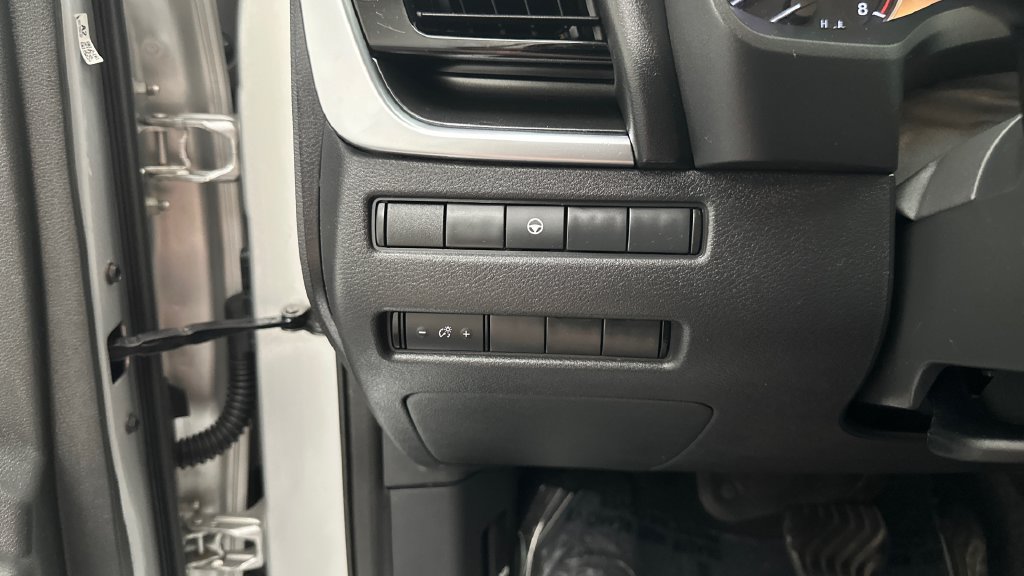 Used 2022 Nissan Rogue SV AWD/4WD image 20