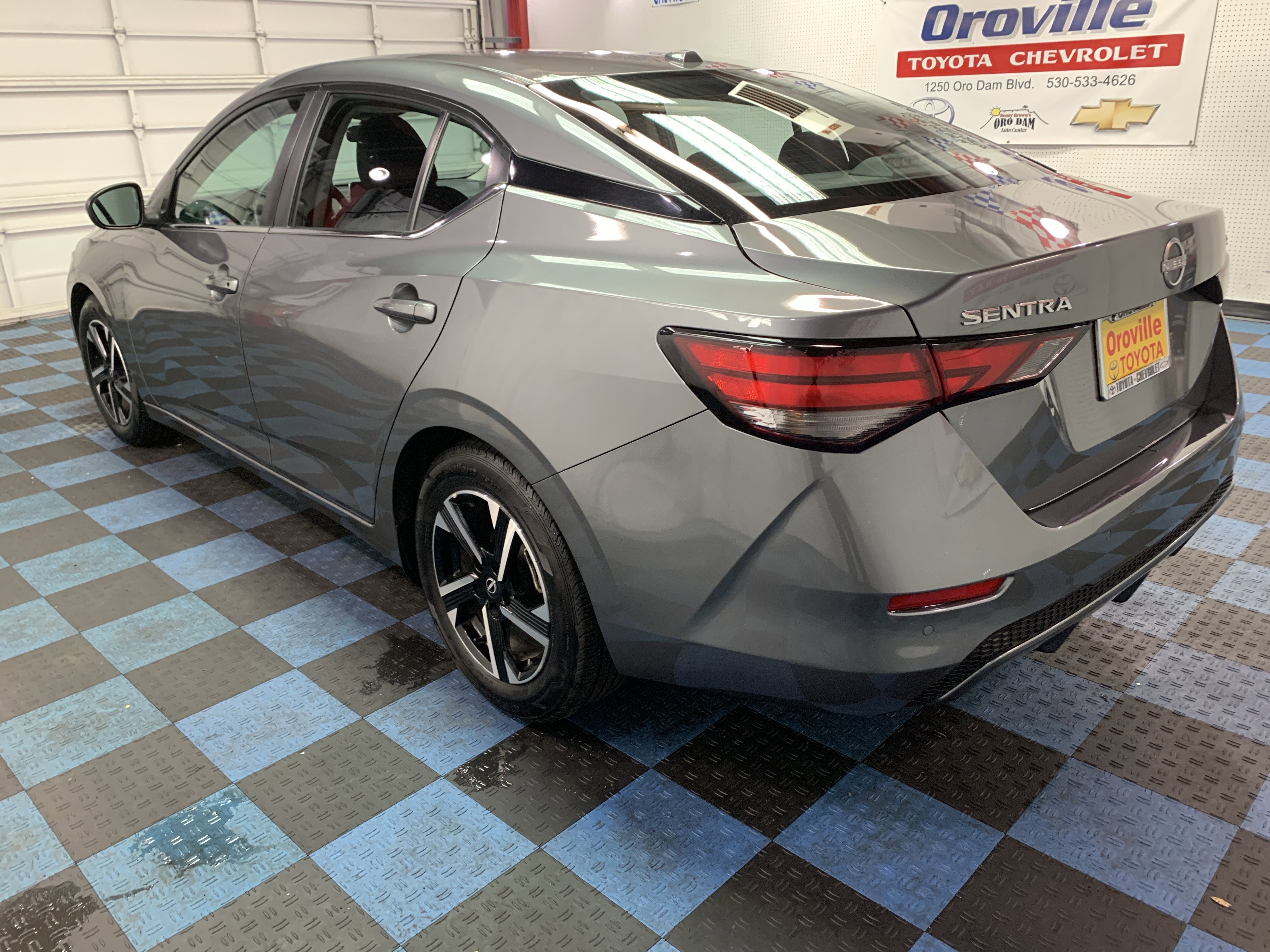 Used 2024 Nissan Sentra SV image 3