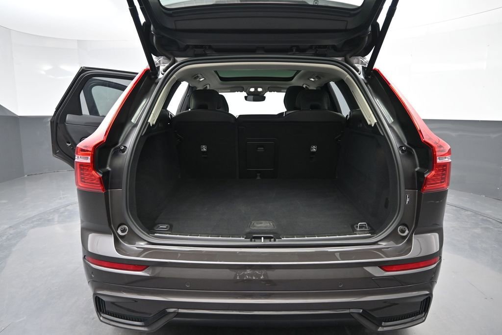 Used 2025 Volvo XC60 B5 Plus w/ Climate Package AWD/4WD image 18