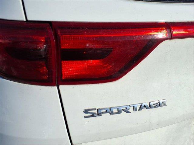Used 2019 Kia Sportage LX AWD/4WD image 11