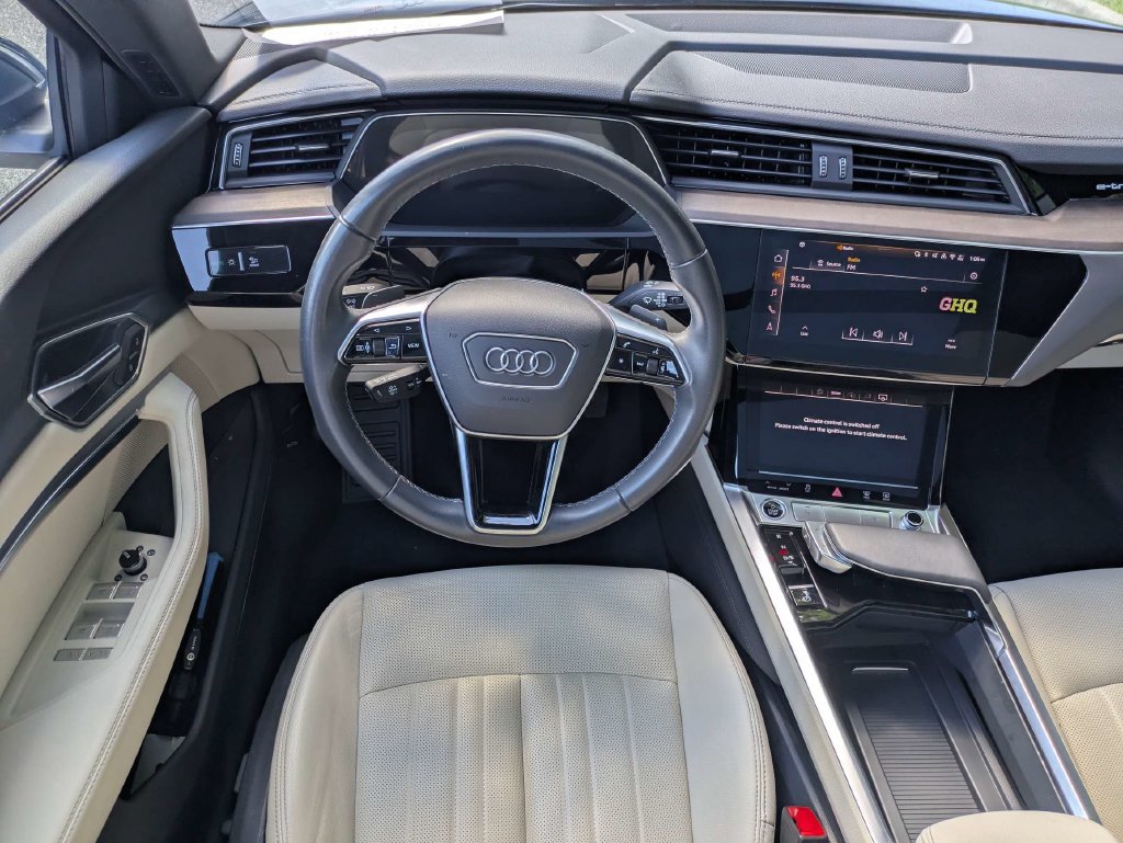 Used 2024 Audi Q8 e-tron Premium Plus AWD/4WD image 20