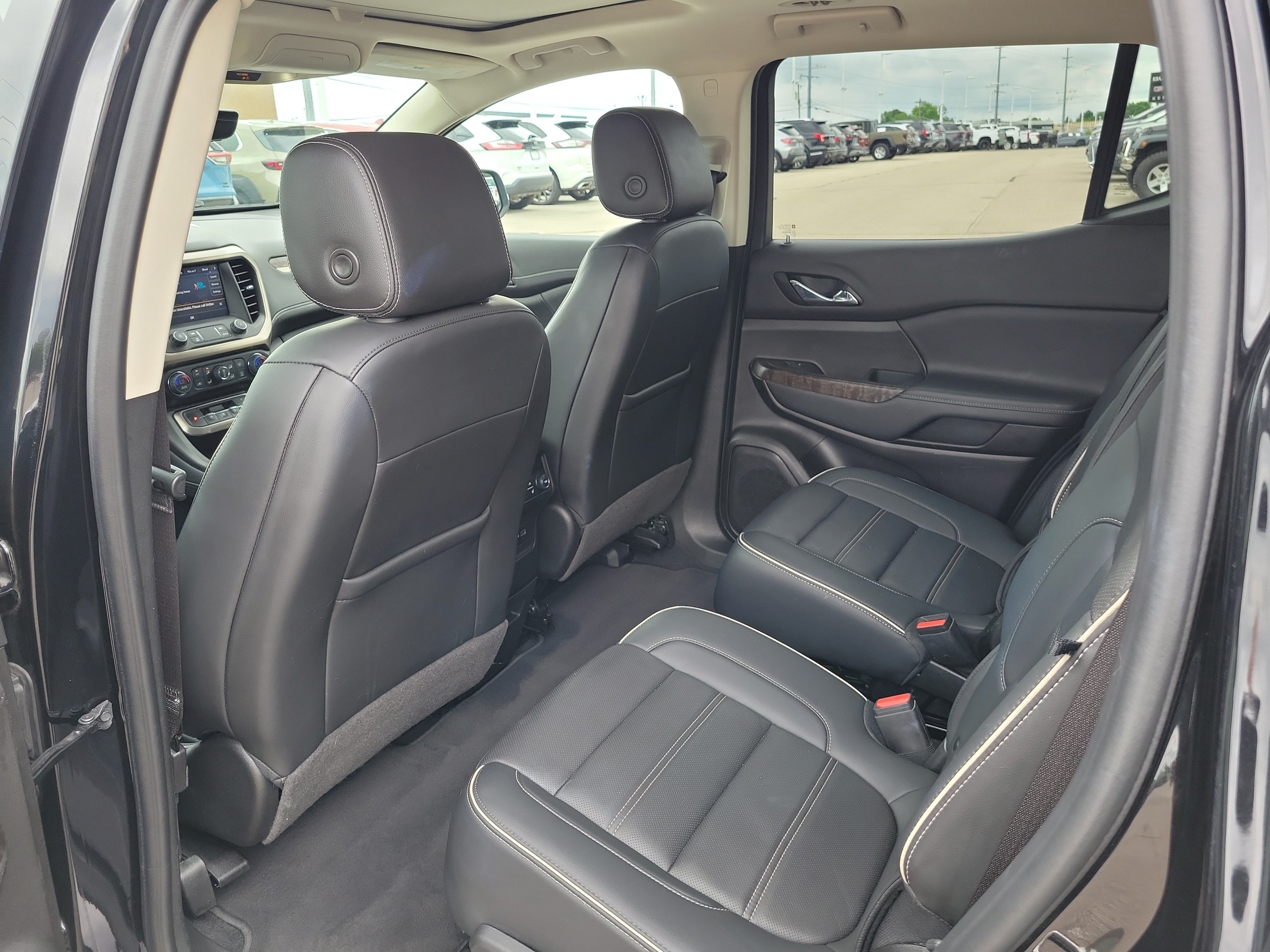 Used 2022 GMC Acadia Denali w/ Denali Ultimate Package AWD/4WD image 14