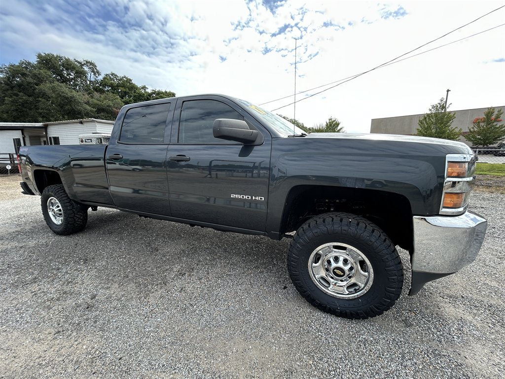 Used 2017 Chevrolet Silverado 2500 W/T AWD/4WD image 3