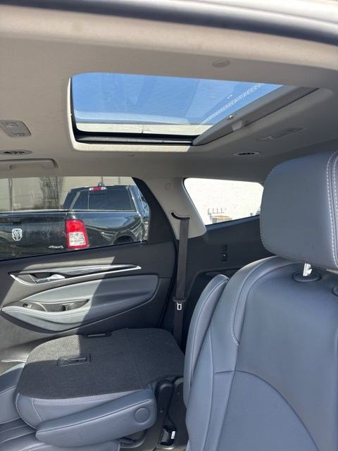 Used 2019 Buick Enclave Essence image 18