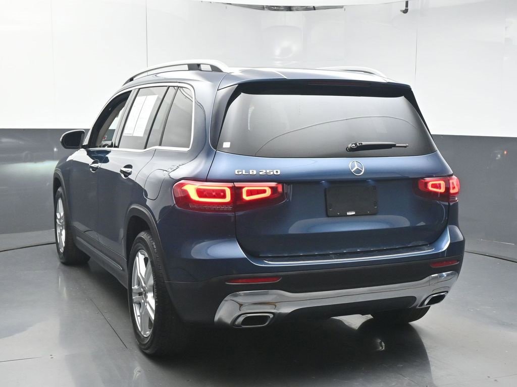 Used 2021 Mercedes-Benz GLB 250 w/ Premium Package image 6