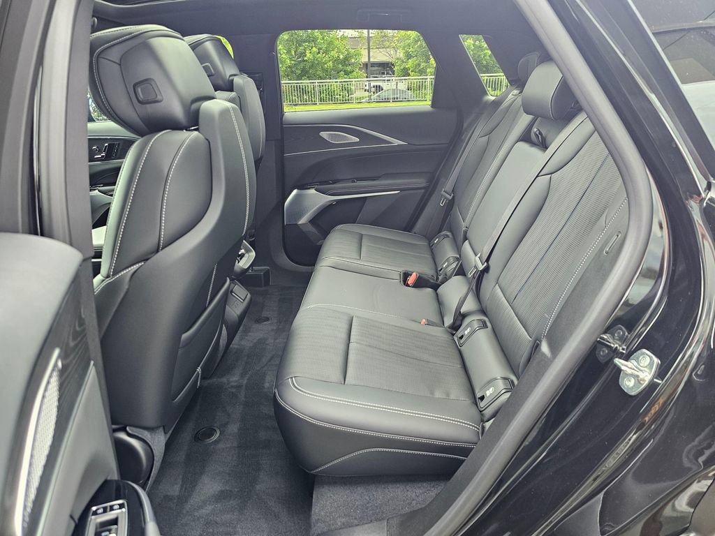 Certified 2024 Cadillac Lyriq Sport AWD/4WD image 16