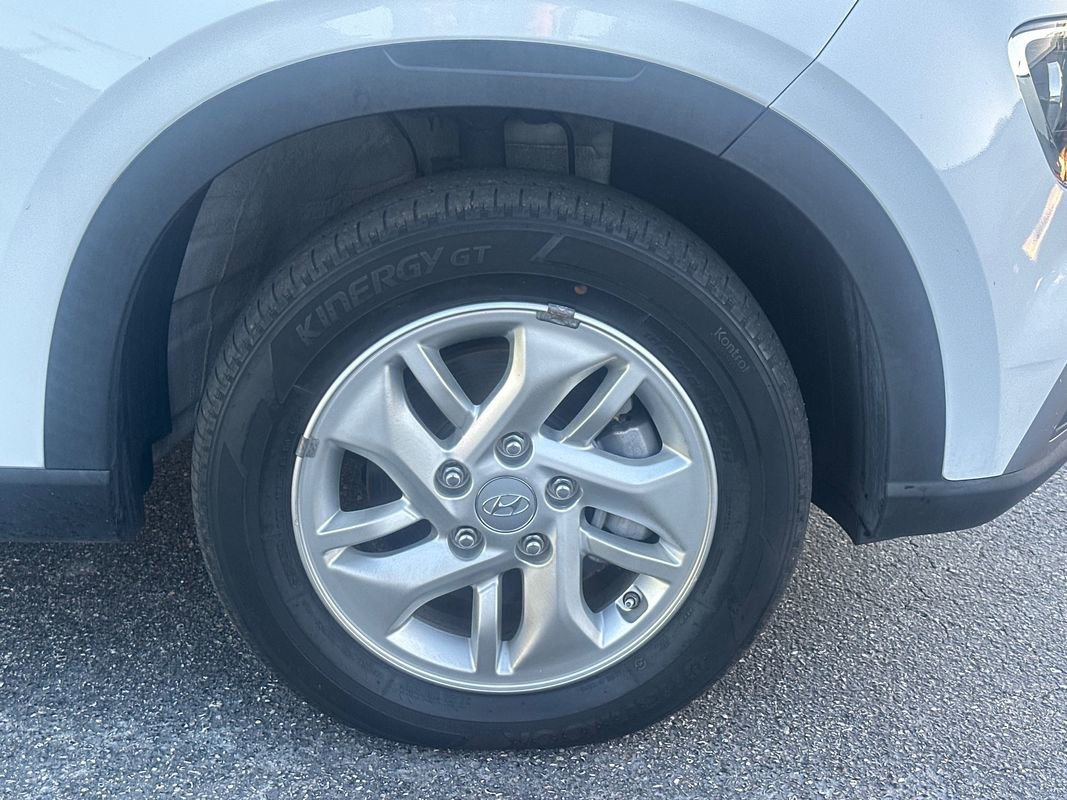 Used 2021 Hyundai Venue SE image 12