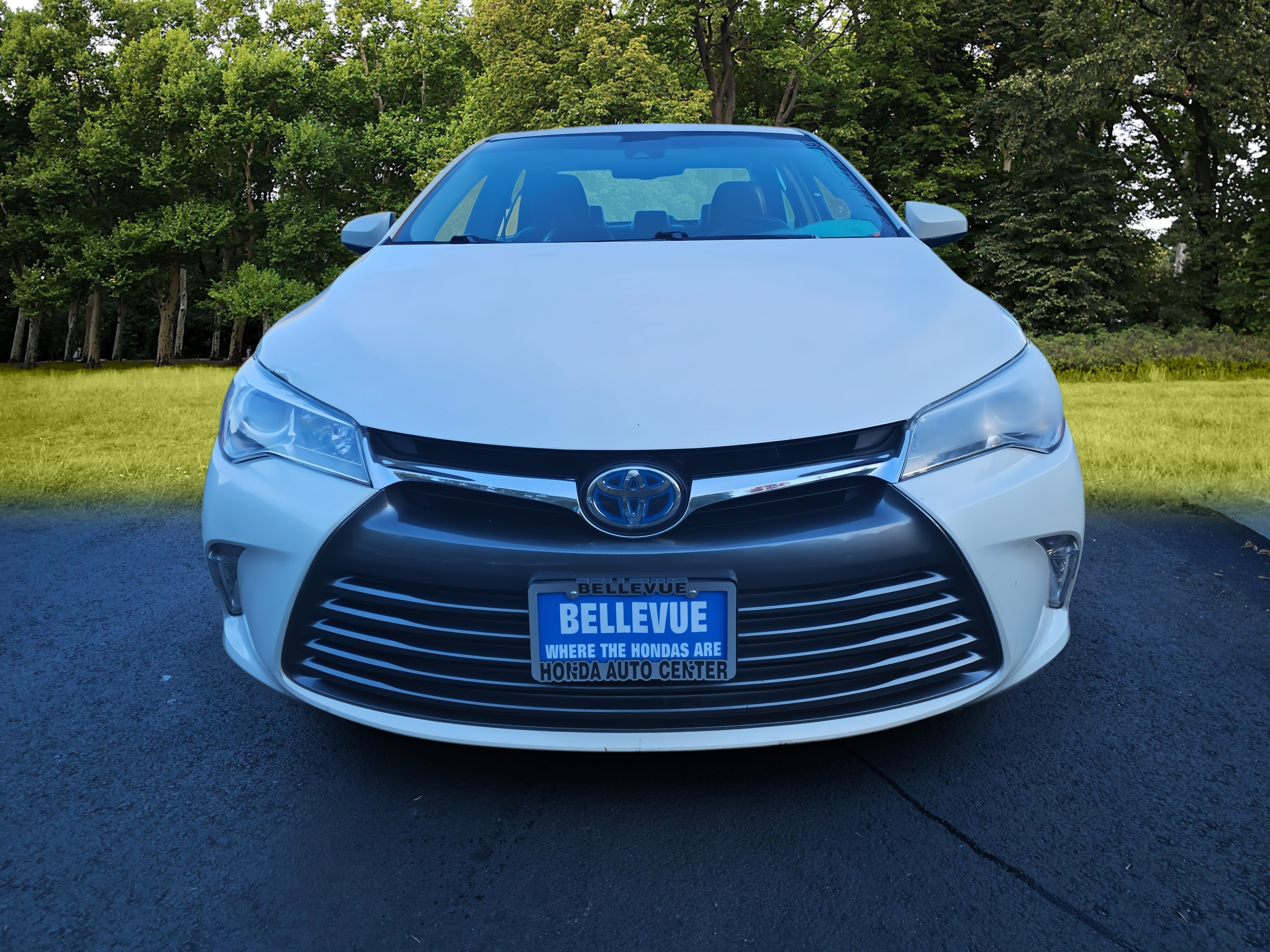 Used 2015 Toyota Camry XLE w/ Moonroof Package FWD image 2