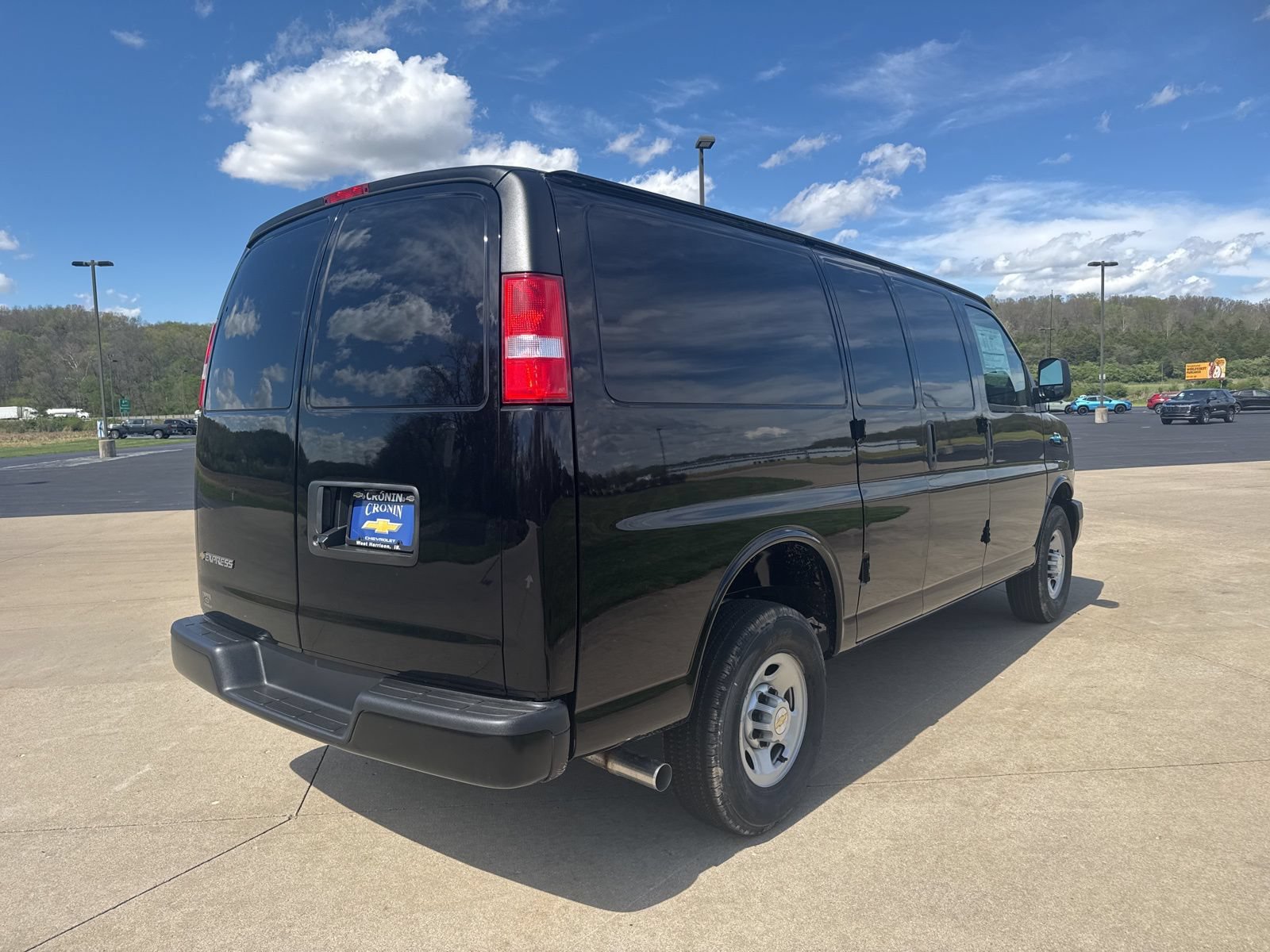 New 2026 Chevrolet Express 2500 w/ Driver Convenience Package RWD image 4