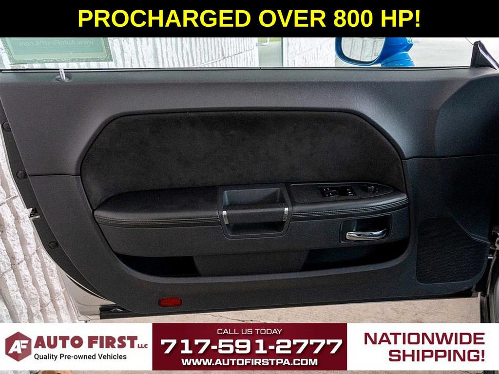 Used 2009 Dodge Challenger SRT8 RWD image 6