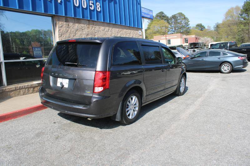 Used 2016 Dodge Grand Caravan SXT w/ Rear Park Assist Package image 5