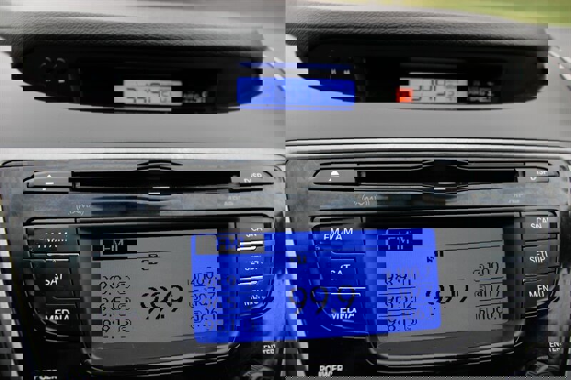 Used 2013 Hyundai Elantra GLS image 9