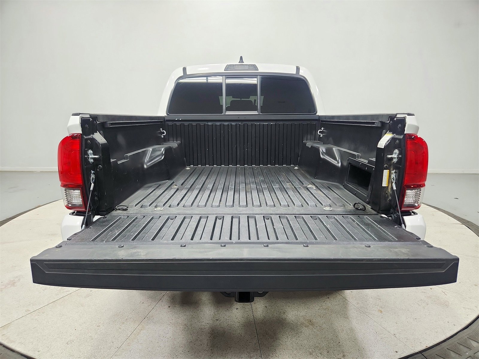 Used 2023 Toyota Tacoma SR image 39