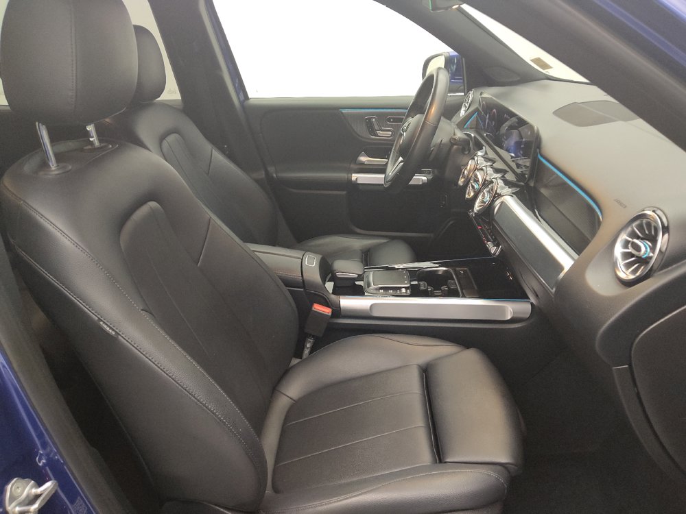 Used 2021 Mercedes-Benz GLB 250 w/ Premium Package image 21