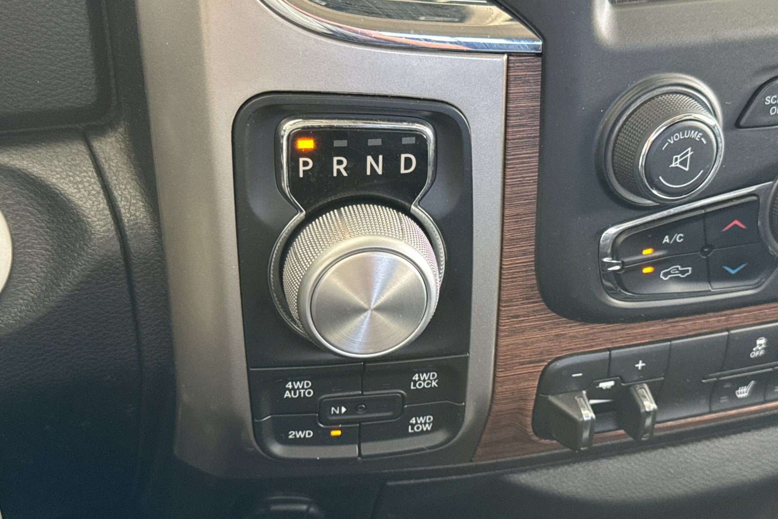 Used 2019 RAM 1500 Laramie AWD/4WD image 27