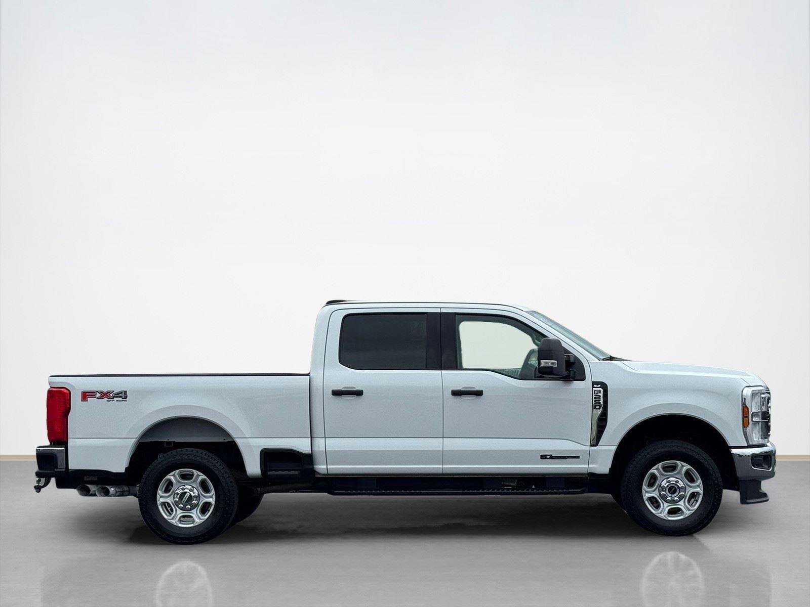 Used 2025 Ford F250 XLT w/ FX4 Off-Road Package AWD/4WD image 9