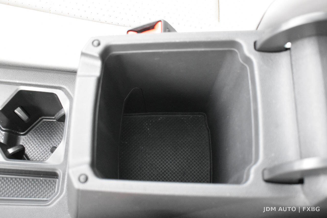 Used 2019 Volkswagen Tiguan SE AWD/4WD image 33