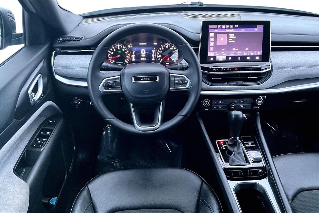 Used 2024 Jeep Compass Latitude image 5