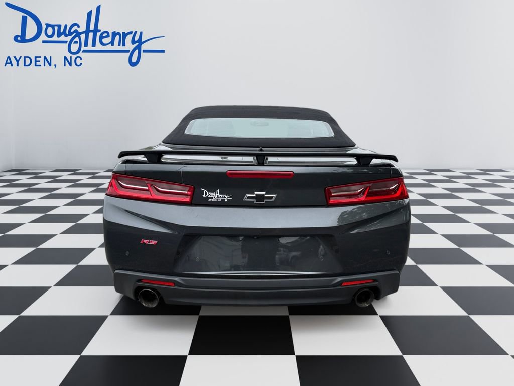 Used 2018 Chevrolet Camaro LT RWD image 4