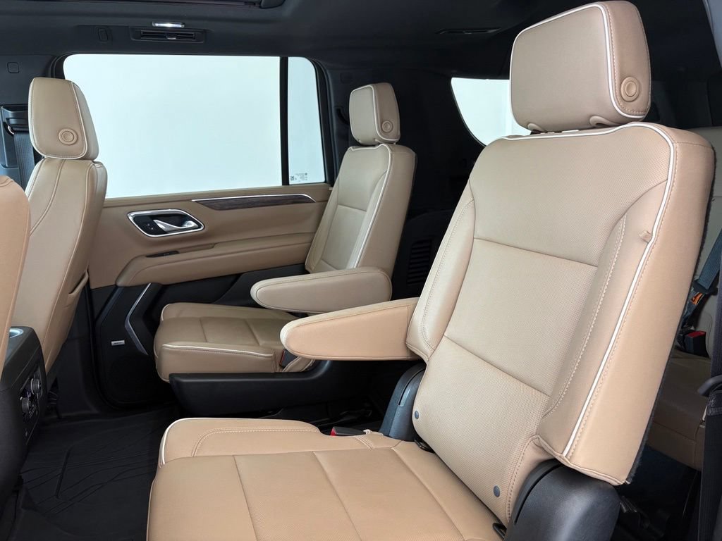 Used 2023 Chevrolet Suburban Premier AWD/4WD image 37
