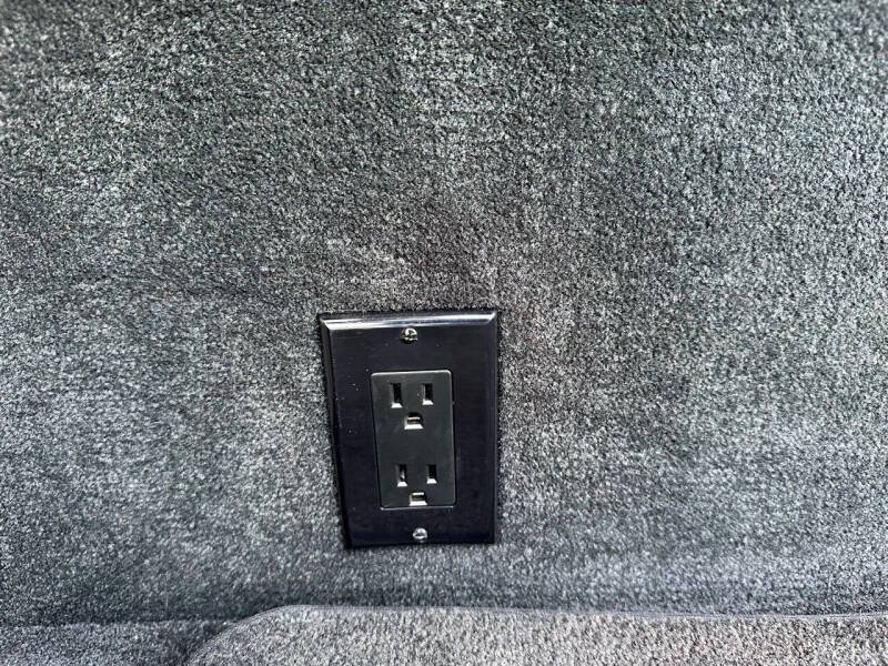 Used 2014 Mercedes-Benz Sprinter 2500 image 18