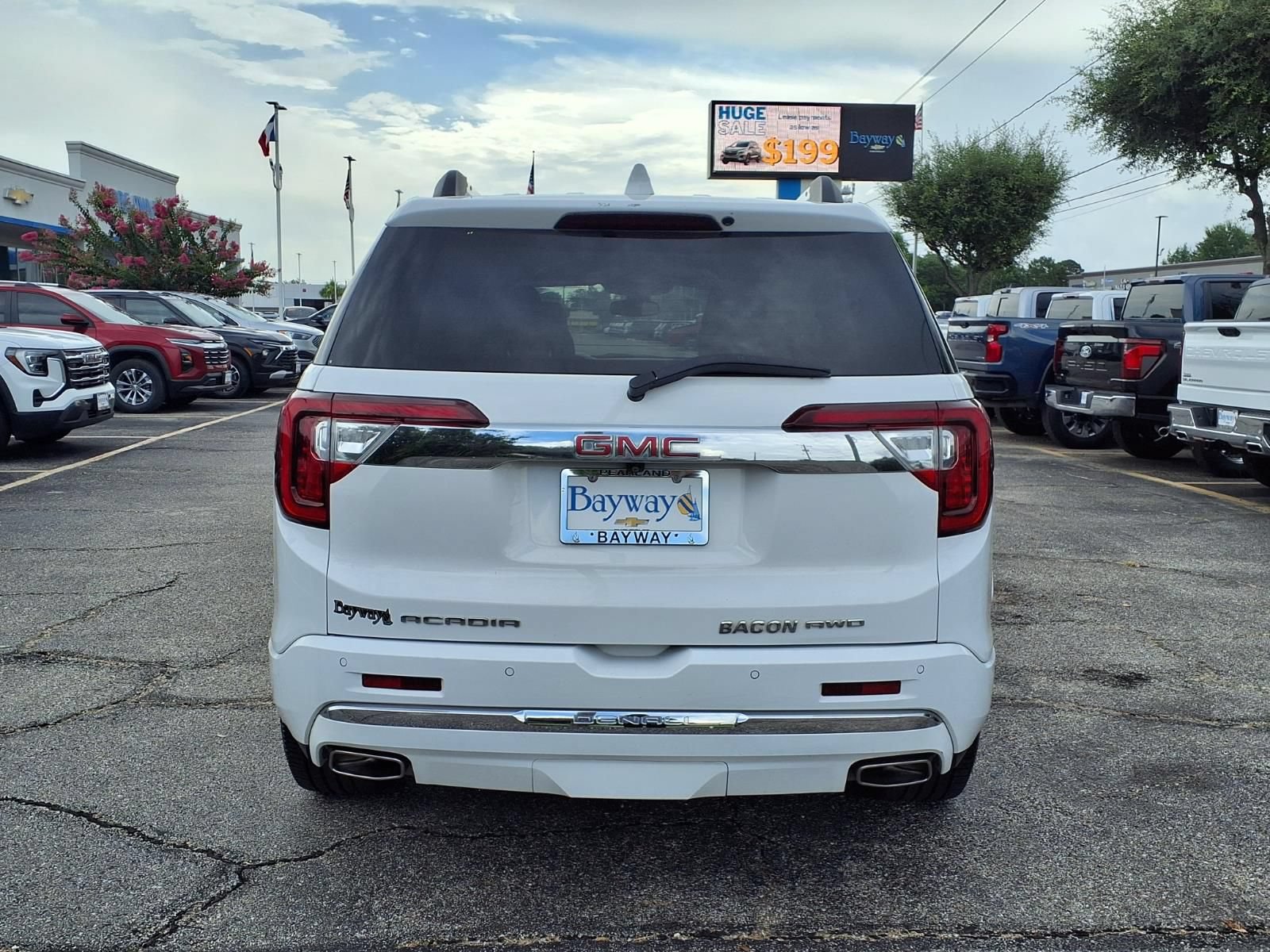 Used 2023 GMC Acadia Denali AWD/4WD image 22