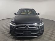 Used 2023 Volkswagen Tiguan SE FWD image 2